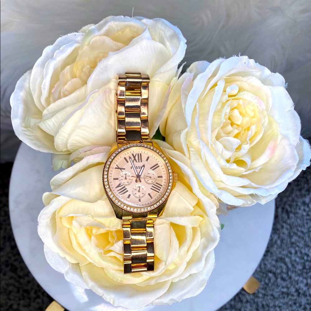 Fossil large face watch in rose gold